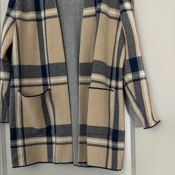 Ann Taylor Beige and Black Plaid Blazer - Picture 6 of 14